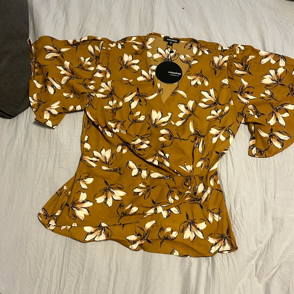 Med size M shirt